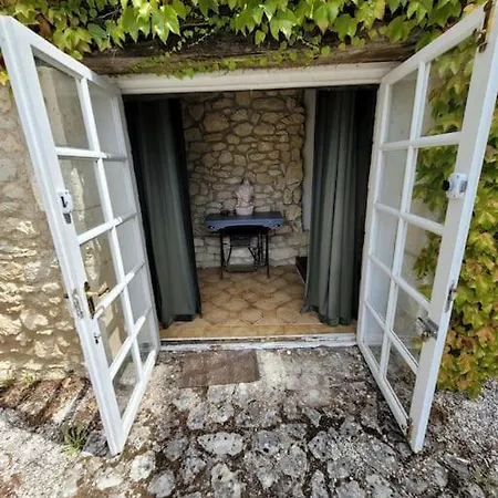Authentiek Met Zwembad In Dordogne. Holiday home