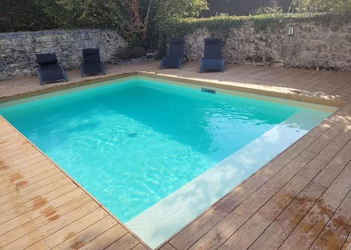 Authentiek Met Zwembad In Dordogne. *